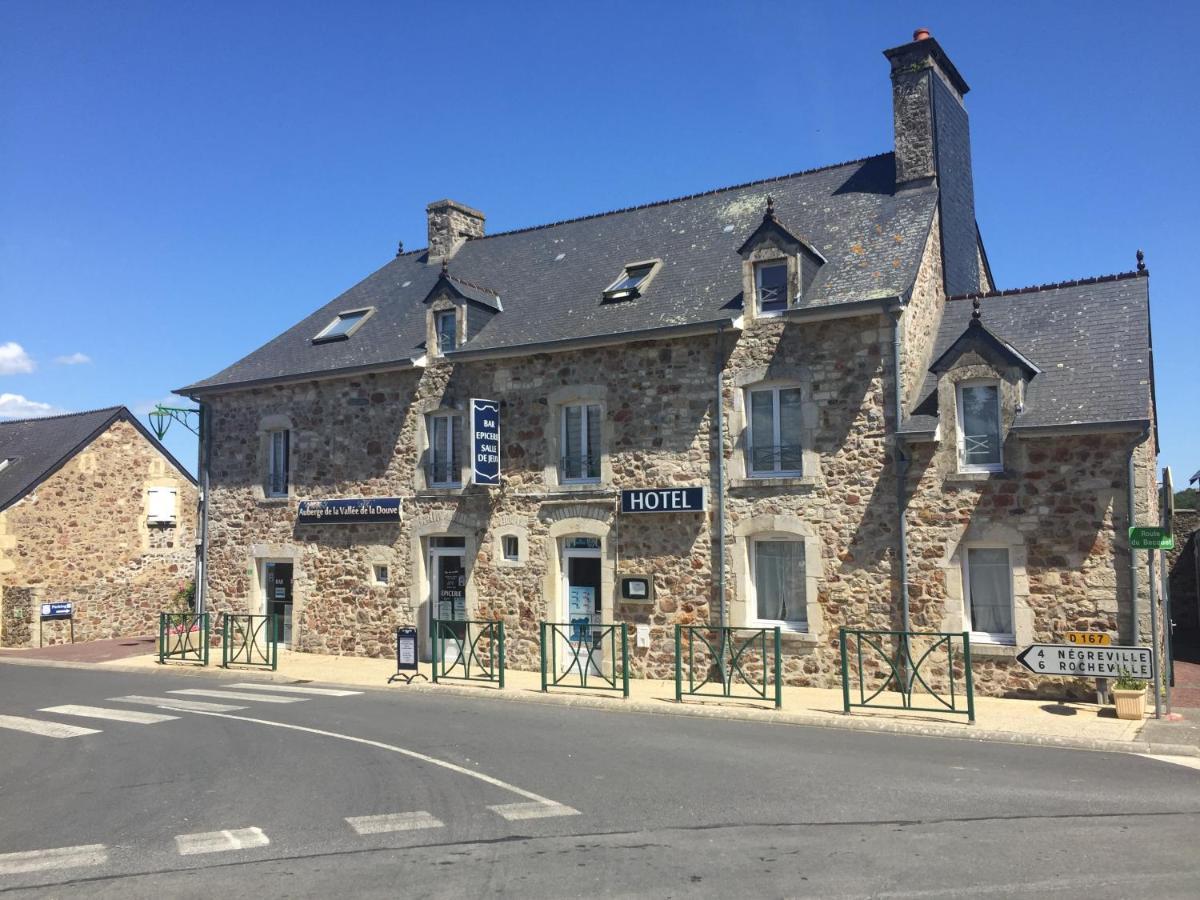 Auberge Vallee De La Douve L'Etang-Bertrand Eksteriør bilde