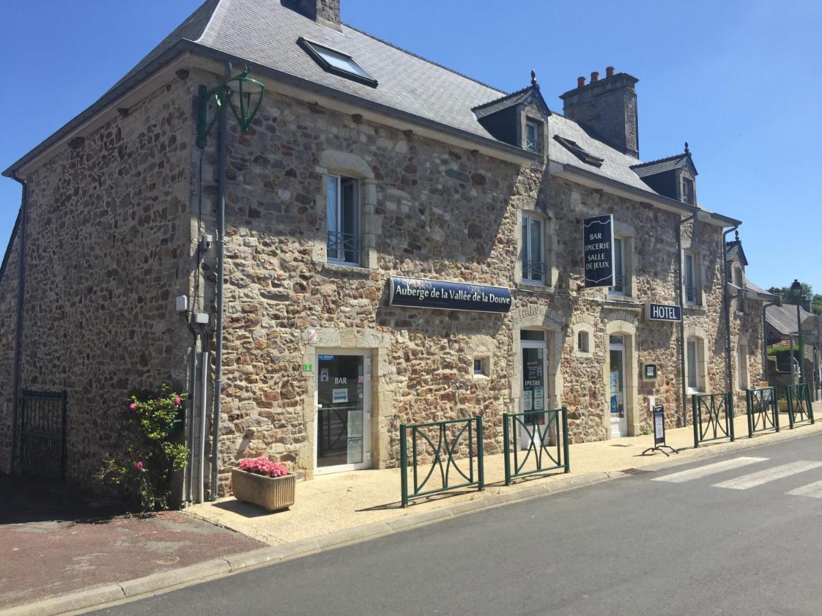 Auberge Vallee De La Douve L'Etang-Bertrand Eksteriør bilde