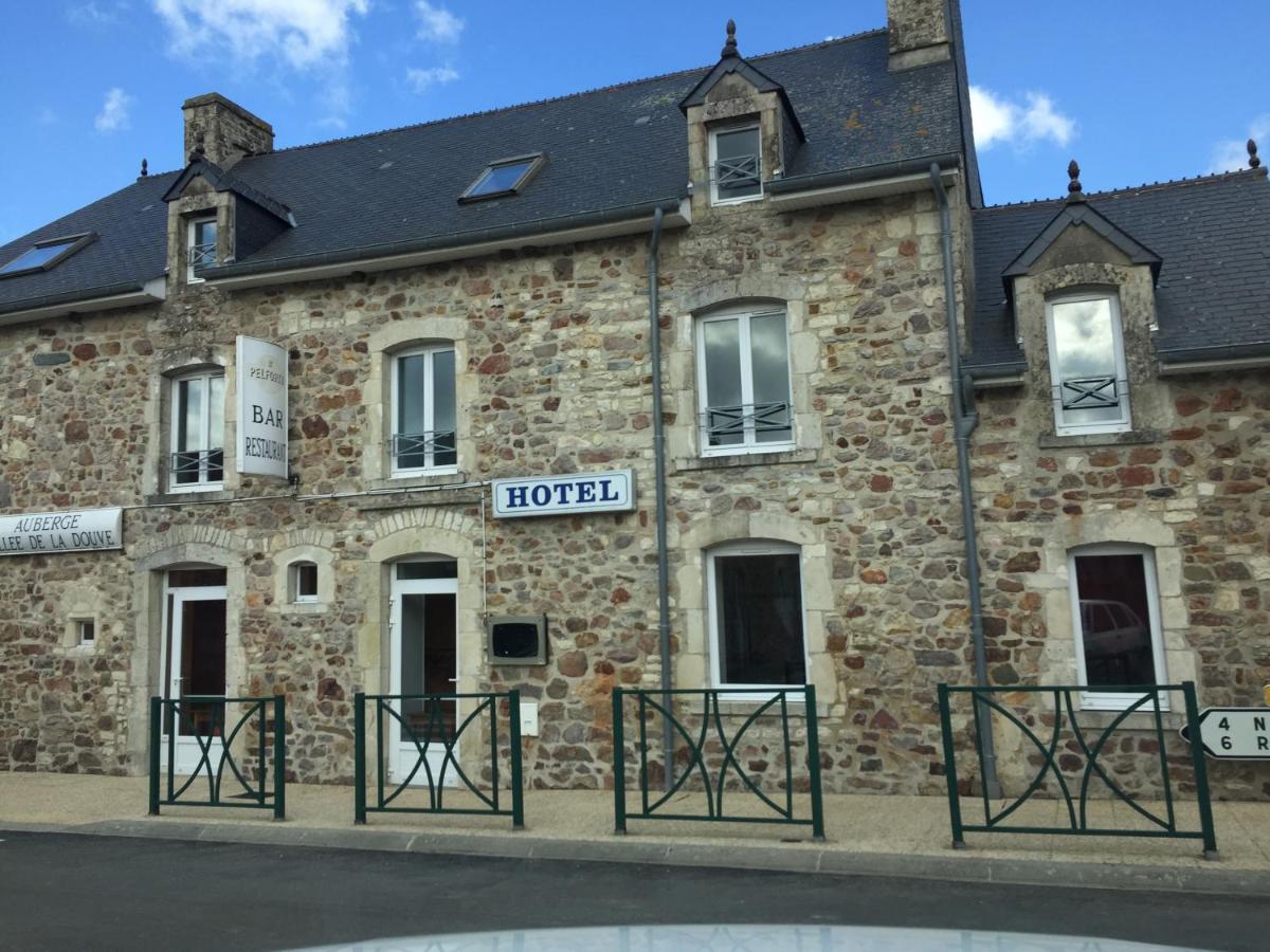 Auberge Vallee De La Douve L'Etang-Bertrand Eksteriør bilde